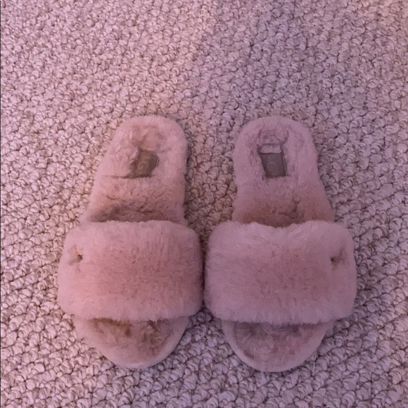 ugg slippers - Picture 1 of 4